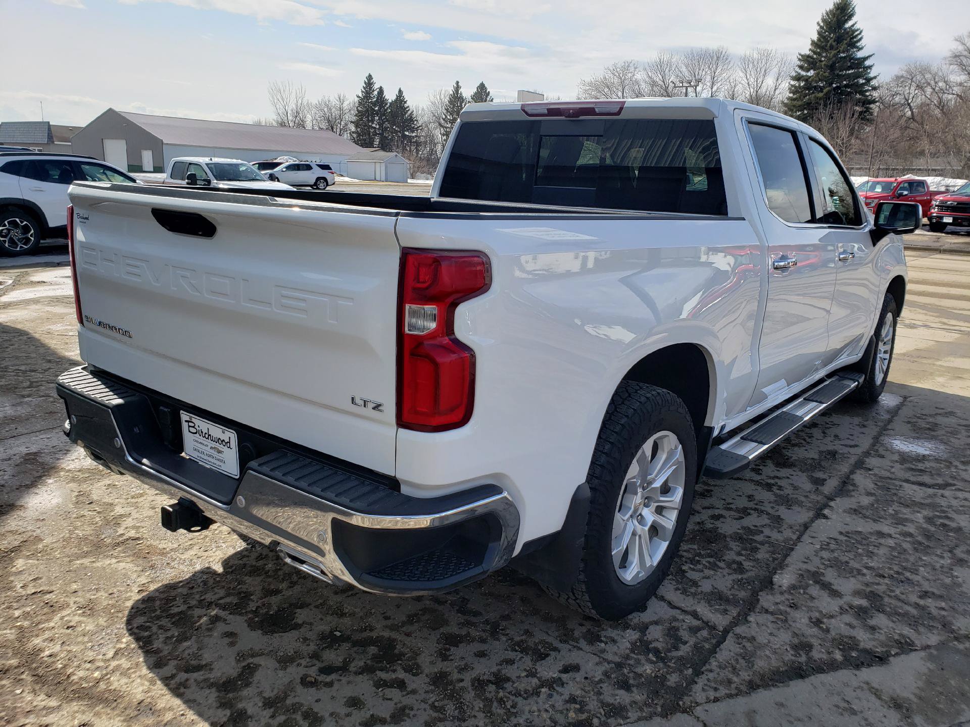 Used 2023 Chevrolet Silverado 1500 LTZ w/ Technology Package AWD/4WD image 8