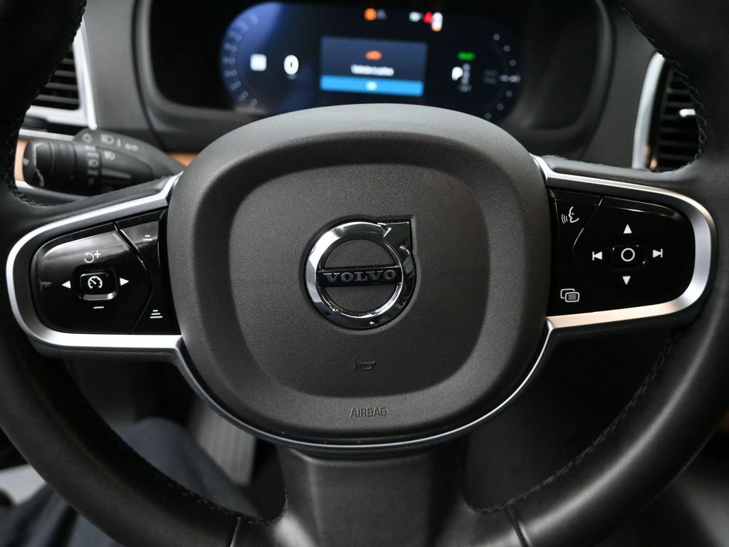 Used 2025 Volvo XC90 T8 Plus image 11