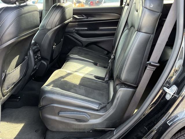 Used 2024 Jeep Grand Cherokee L Altitude image 15