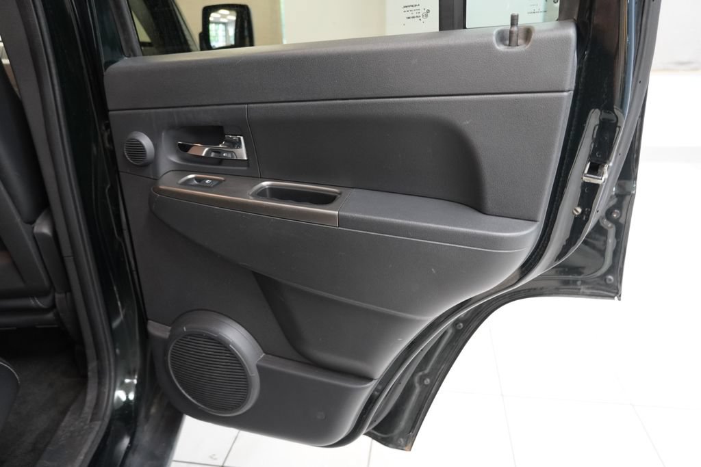 Used 2012 Jeep Liberty Limited Jet w/ Comfort/Convenience Group AWD/4WD image 30
