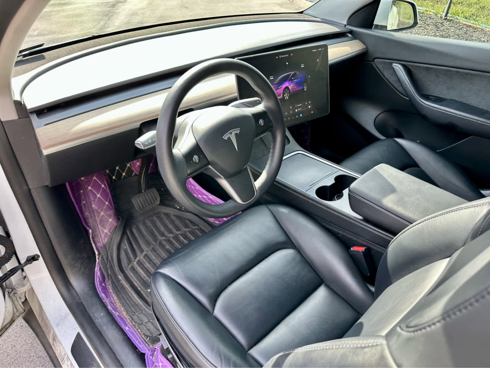 Used 2022 Tesla Model Y Long Range image 11