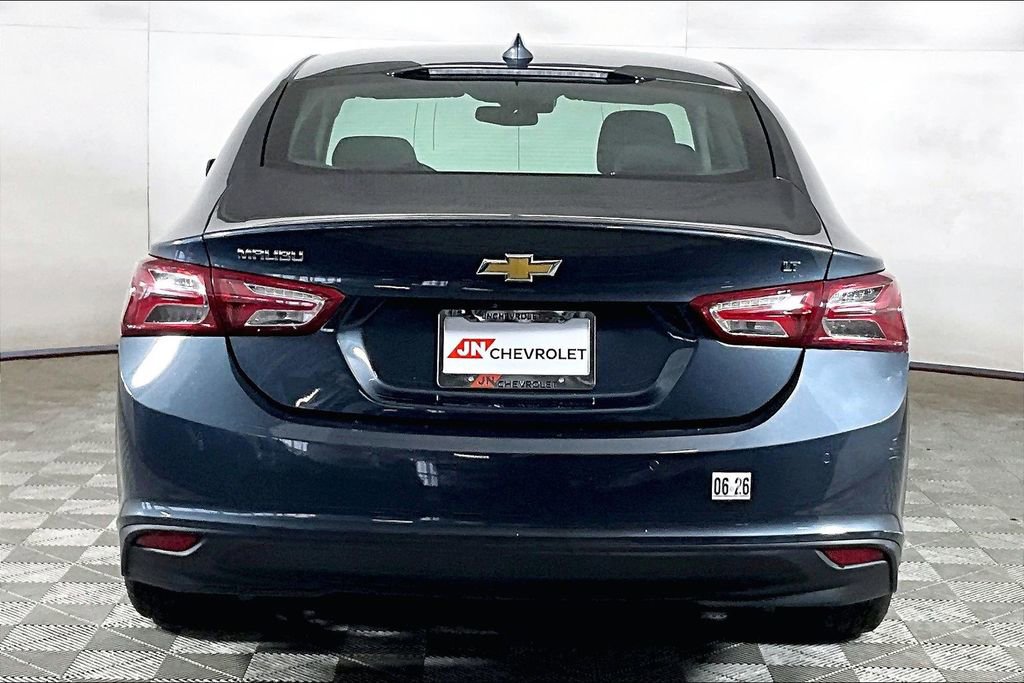 Used 2021 Chevrolet Malibu LT FWD image 3