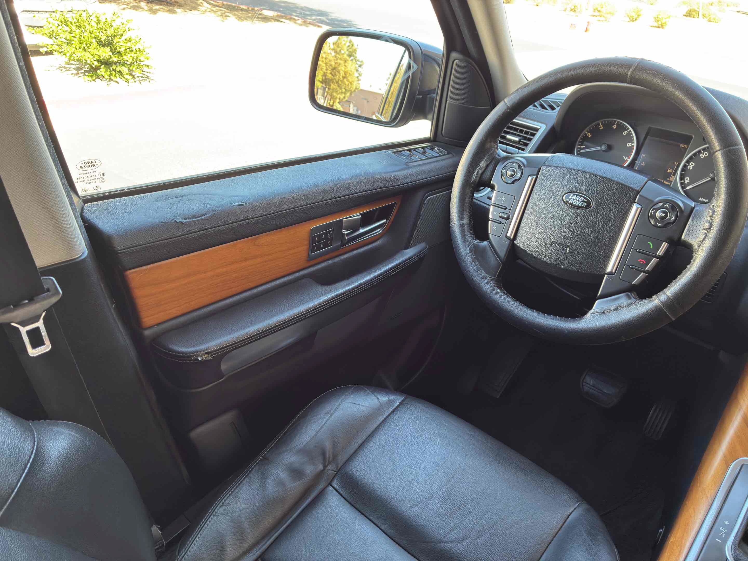 Used 2011 Land Rover Range Rover Sport HSE AWD/4WD image 17