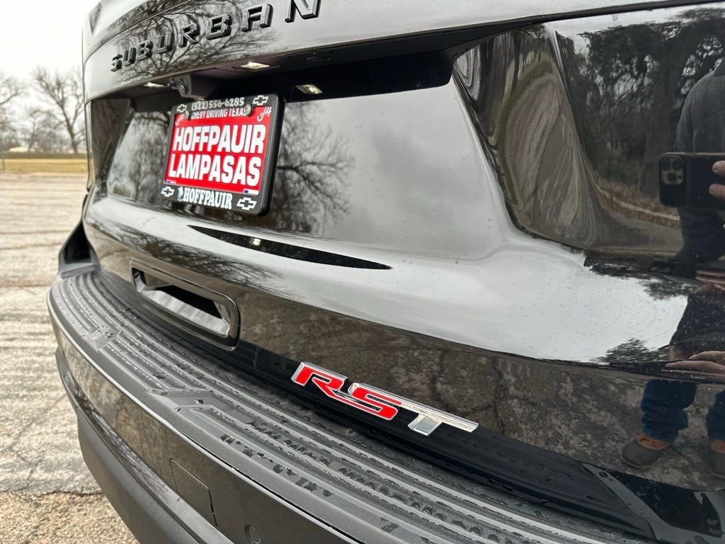 New 2026 Chevrolet Suburban RST w/ RST Capability Package AWD/4WD image 5