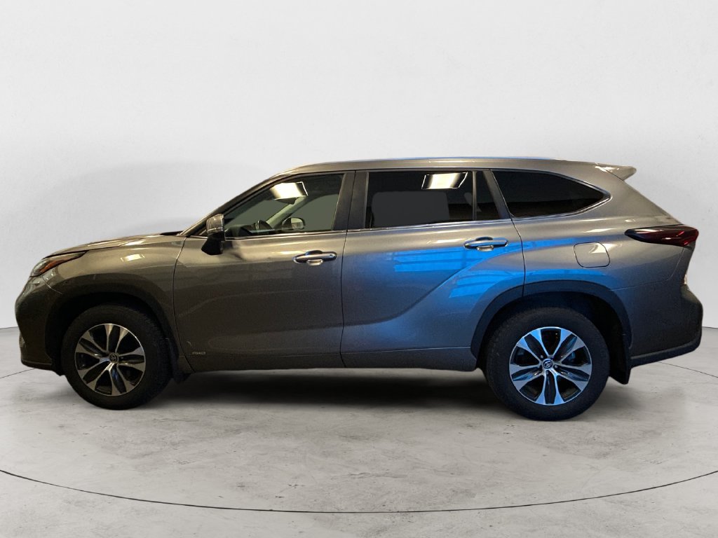 Certified 2026 Toyota Highlander XLE AWD/4WD image 2