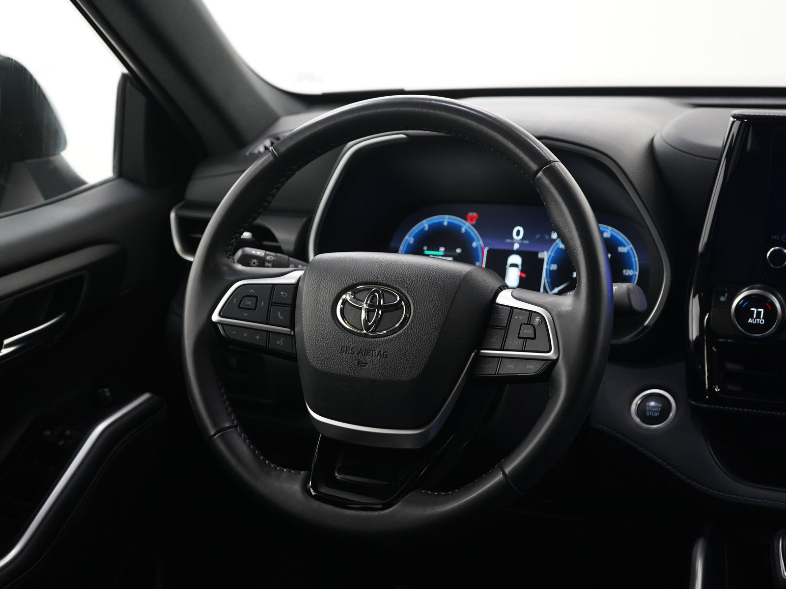 Used 2025 Toyota Highlander XSE AWD/4WD image 15