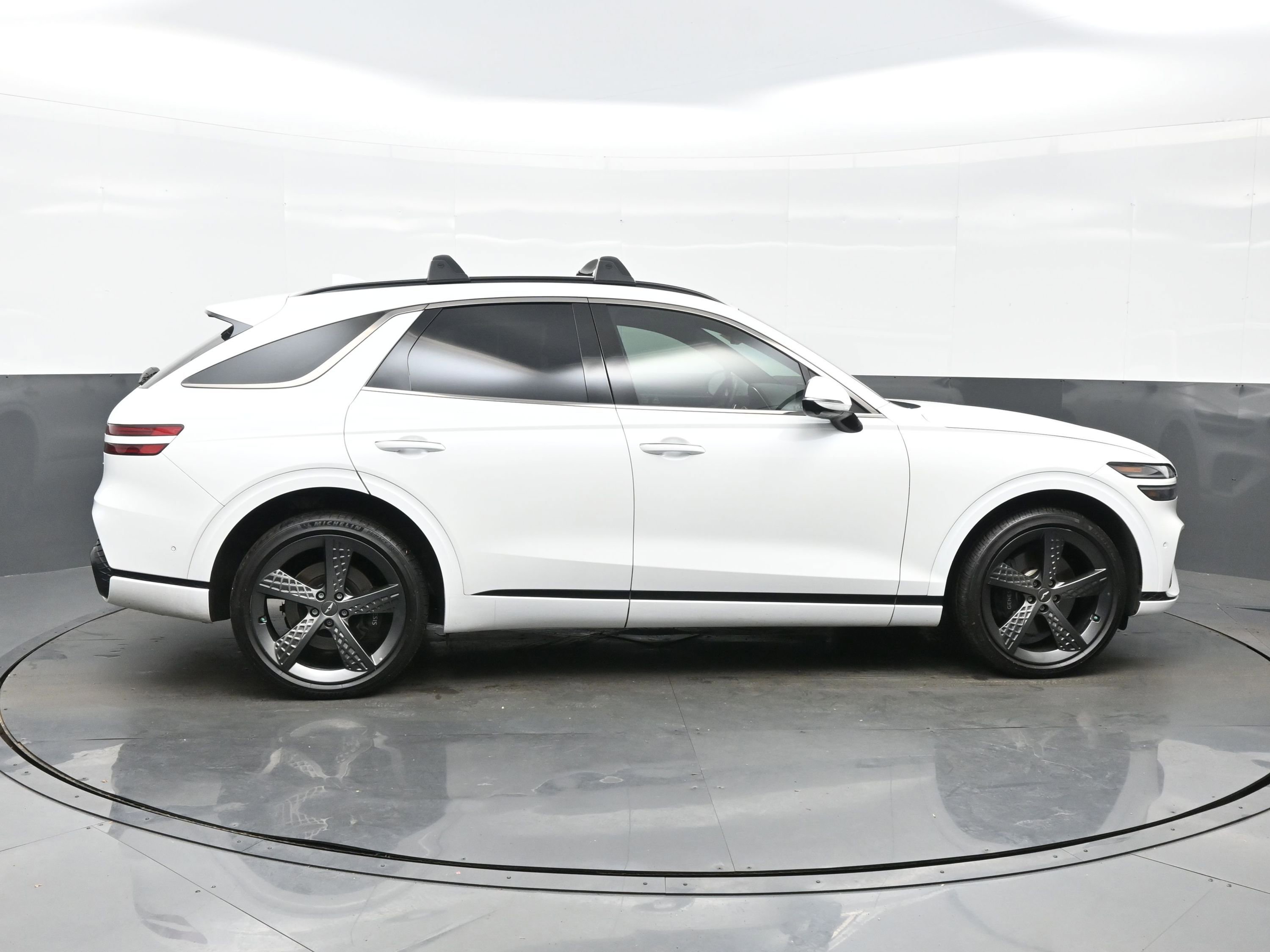 Certified 2023 Genesis GV70 2.5T w/ Sport Prestige Package image 7