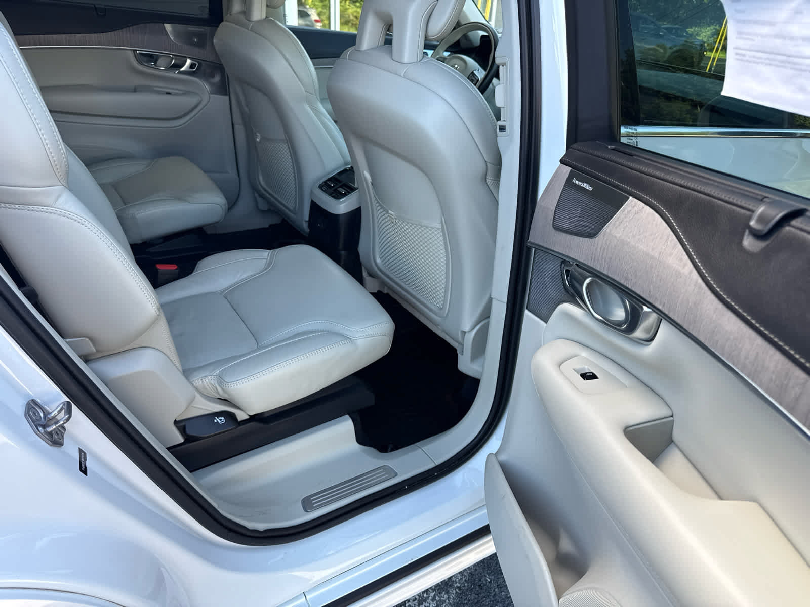 Used 2022 Volvo XC90 T8 Inscription w/ Advanced Package AWD/4WD image 16