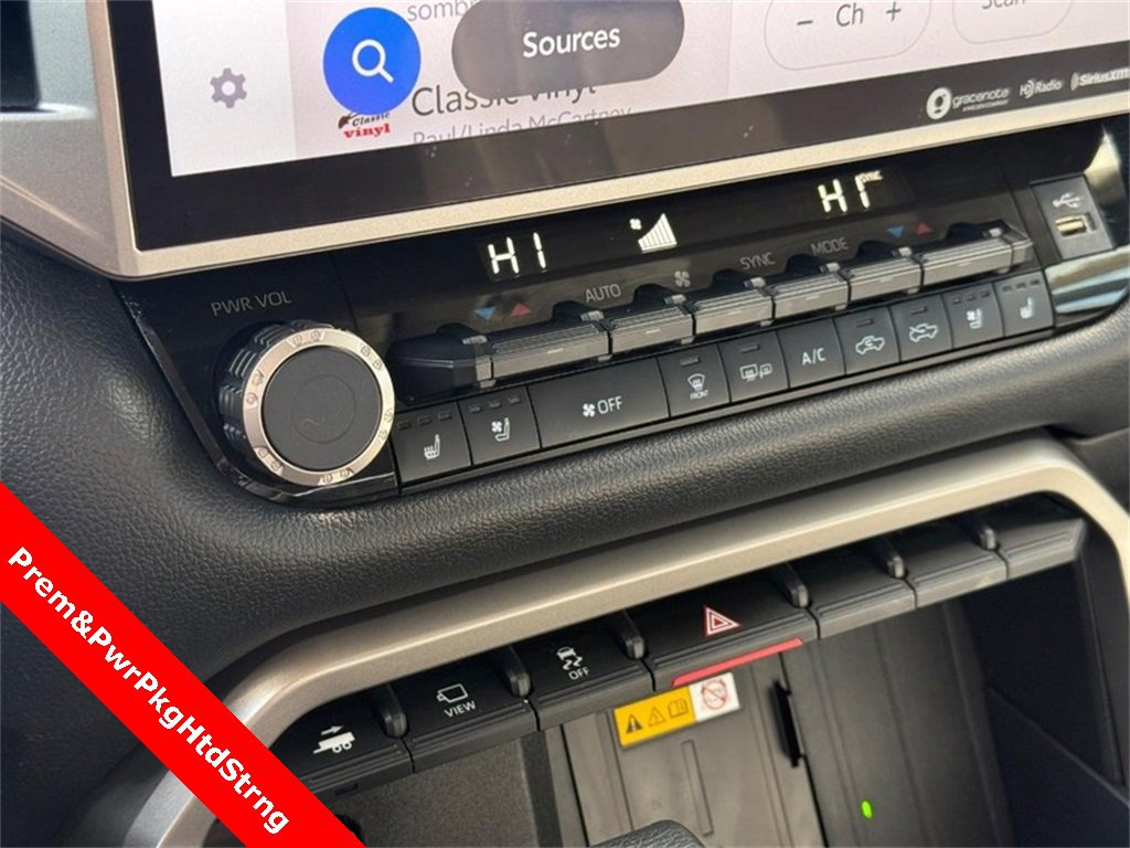 Used 2024 Toyota Tundra Limited image 29