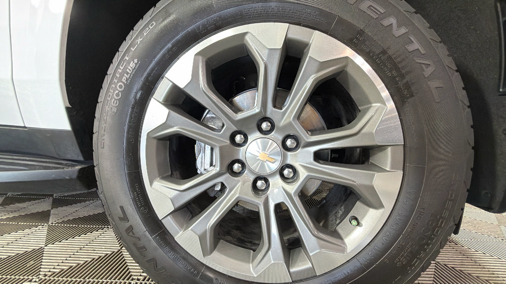 Certified 2025 Chevrolet Suburban LT w/ Comfort Package RWD image 41