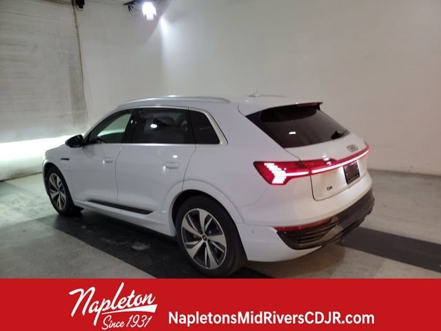 Used 2024 Audi Q8 e-tron Premium Plus w/ Premium Plus Package image 9