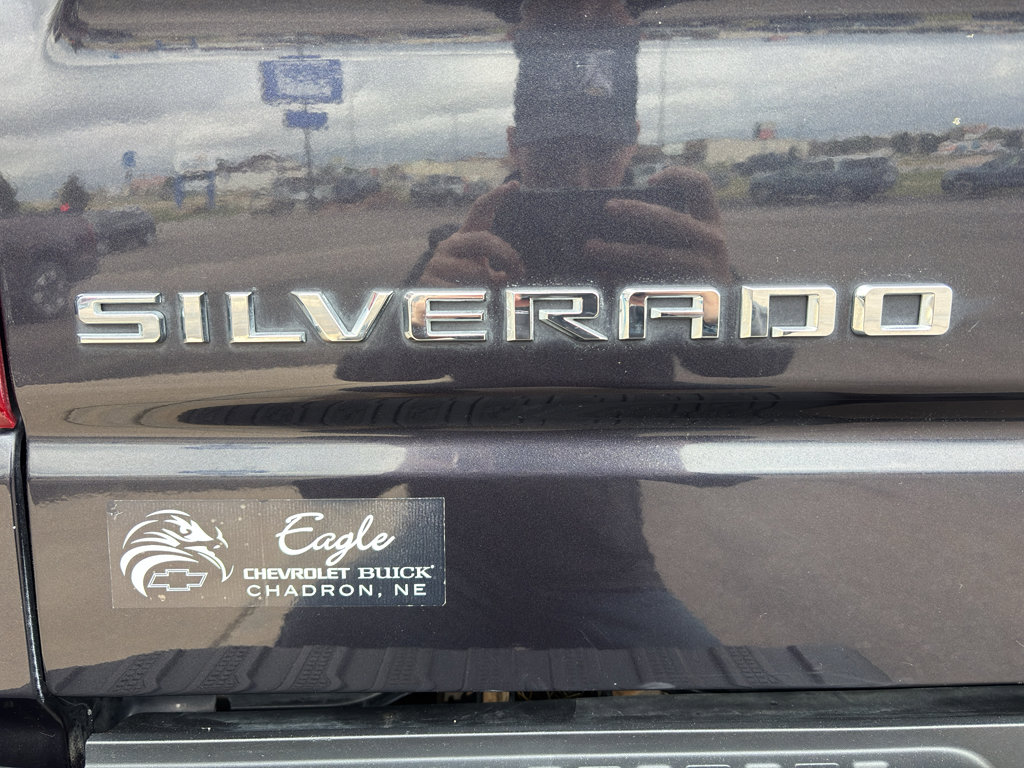 Used 2022 Chevrolet Silverado 1500 LT AWD/4WD image 34