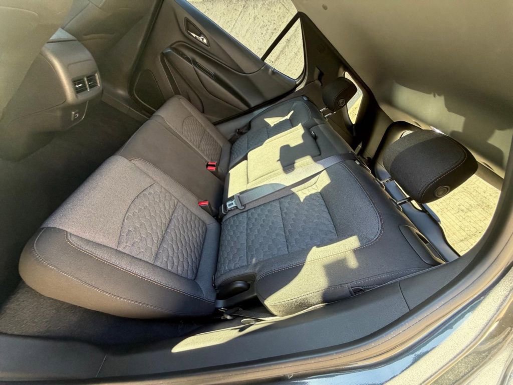 Used 2020 Chevrolet Equinox LT image 18