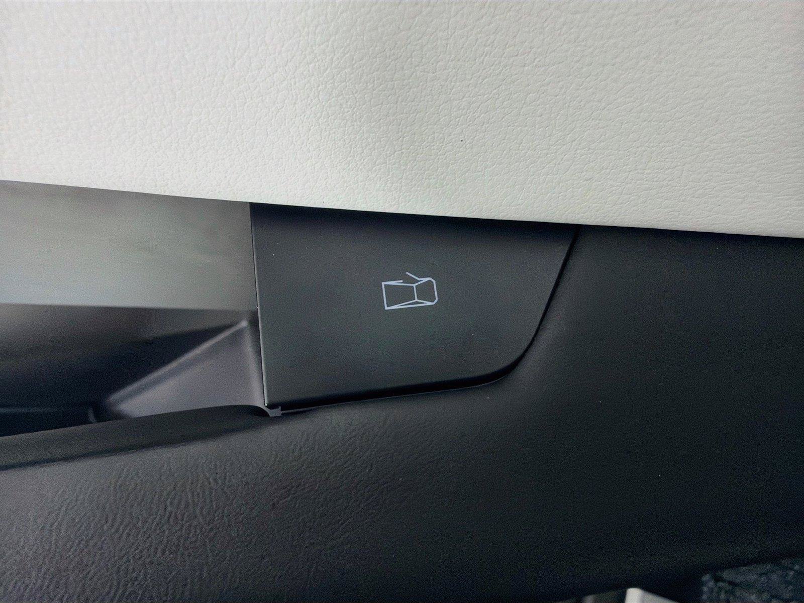 Used 2024 Tesla Cybertruck AWD Crew Cab image 7