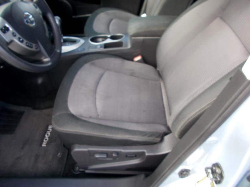 Used 2013 Nissan Rogue SV w/ Premium Pkg image 25