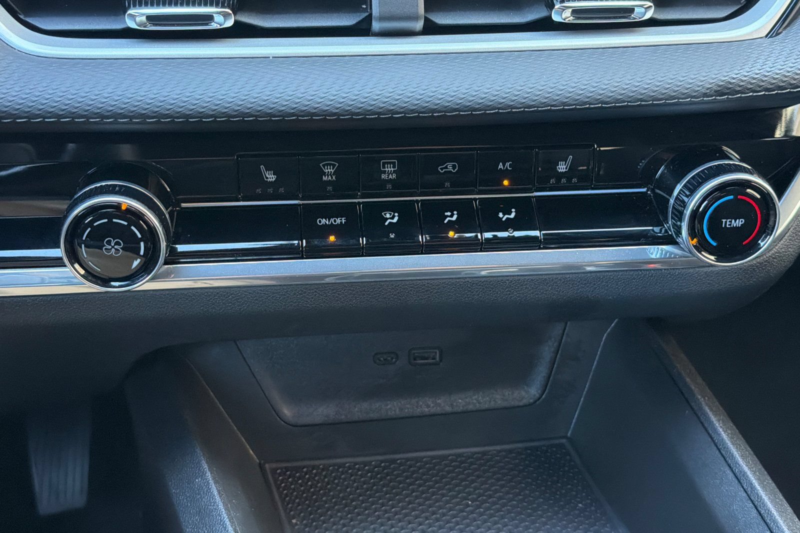 Used 2025 Chevrolet Equinox LT AWD/4WD image 29