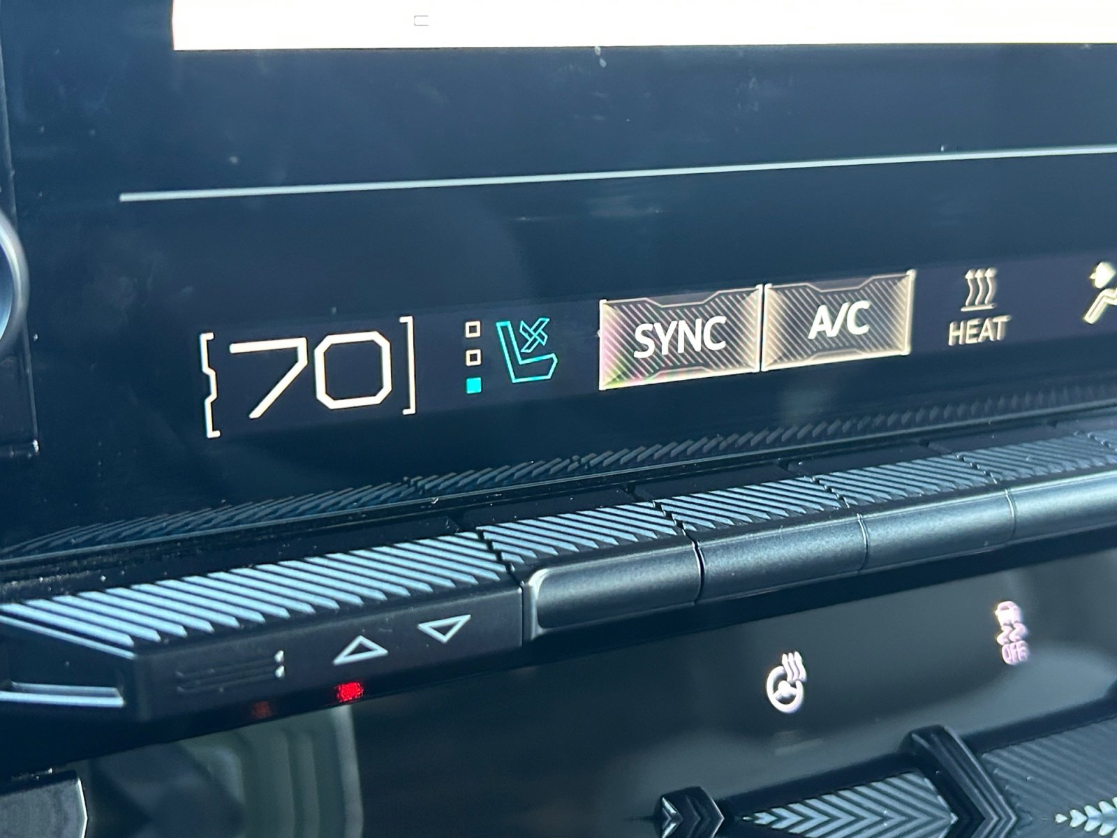 Used 2025 GMC Hummer EV 2X w/ LPO, Sport Package image 24