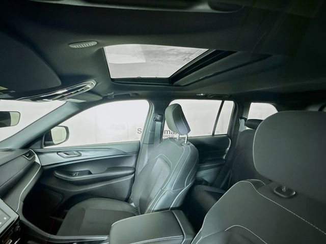 New 2025 Jeep Grand Cherokee Laredo w/ Luxury Tech Group I image 20