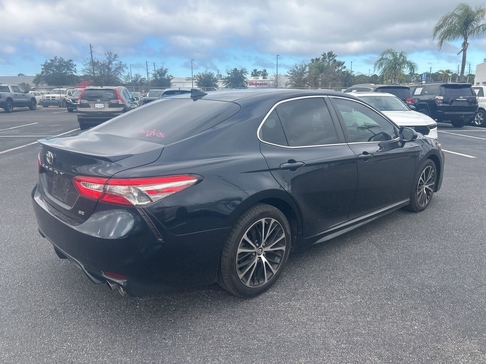 Used 2019 Toyota Camry SE image 7