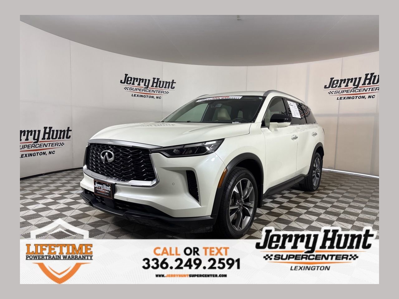 Used 2023 INFINITI QX60 Luxe w/ Cargo Package AWD/4WD image 1