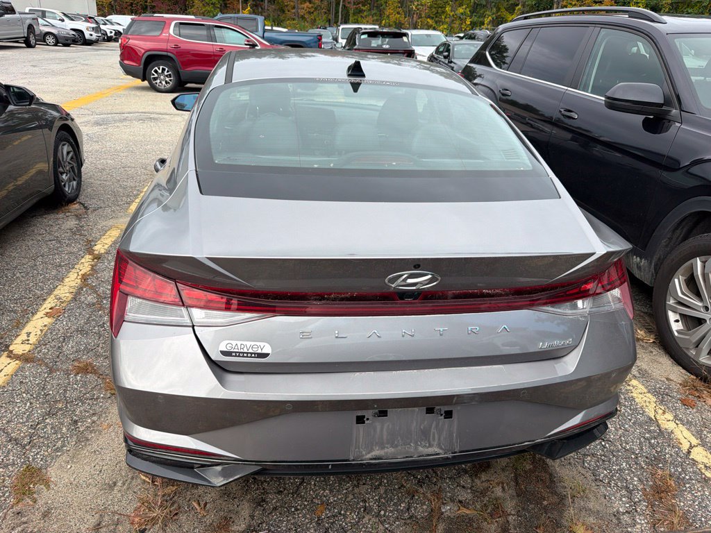 Used 2023 Hyundai Elantra Limited FWD image 3