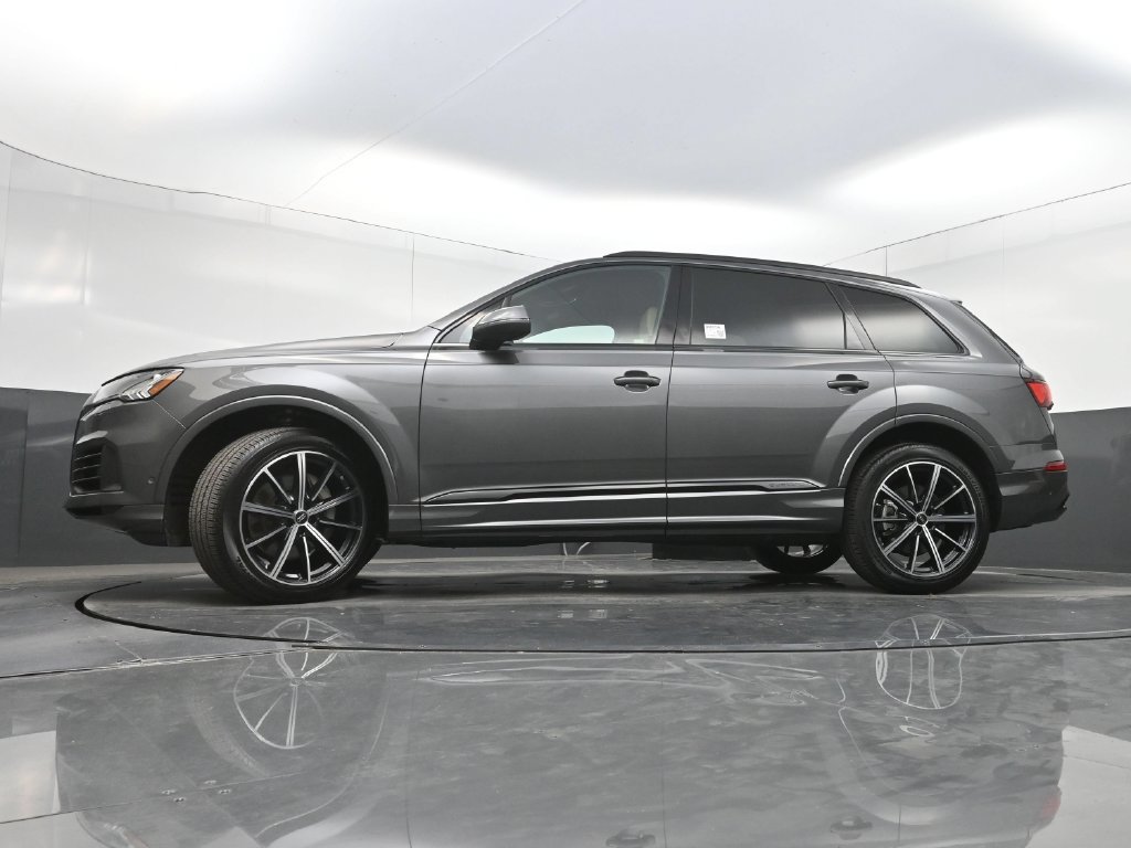 Used 2023 Audi Q7 3.0T Premium Plus AWD/4WD image 30