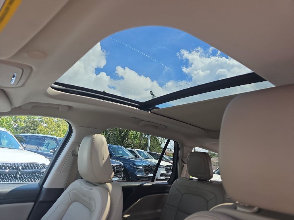 Certified 2022 Lincoln Aviator Reserve w/ Equipment Group 201A RWD image 30
