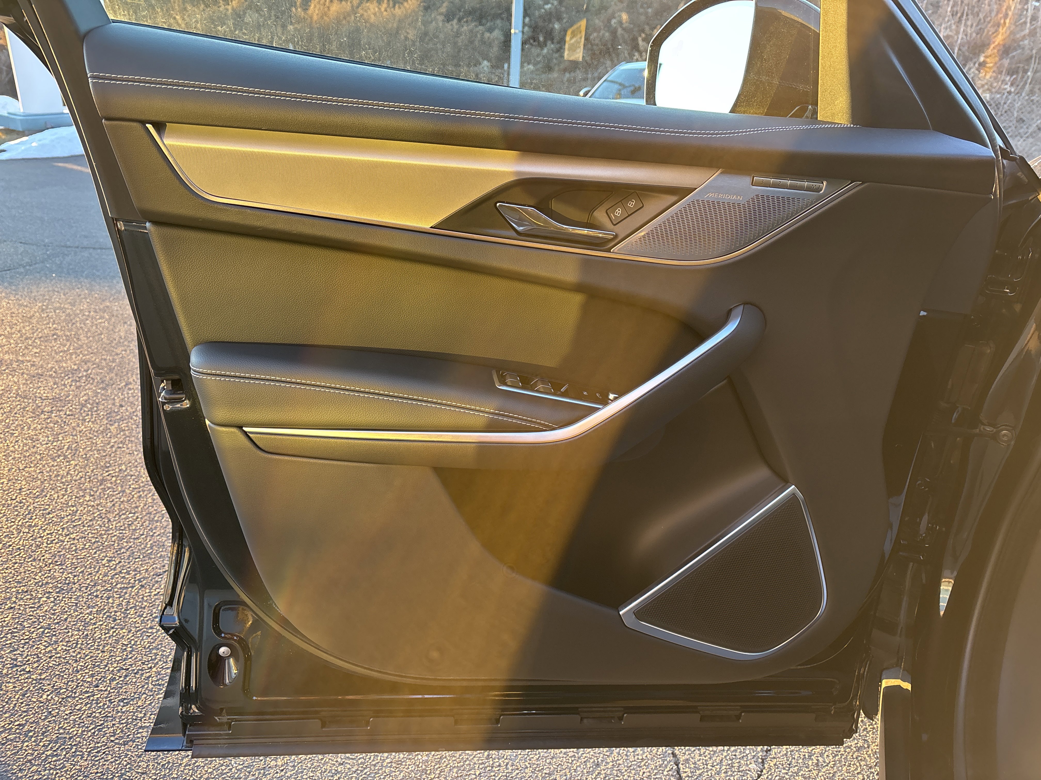 Certified 2026 Jaguar F-PACE R-Dynamic S image 10