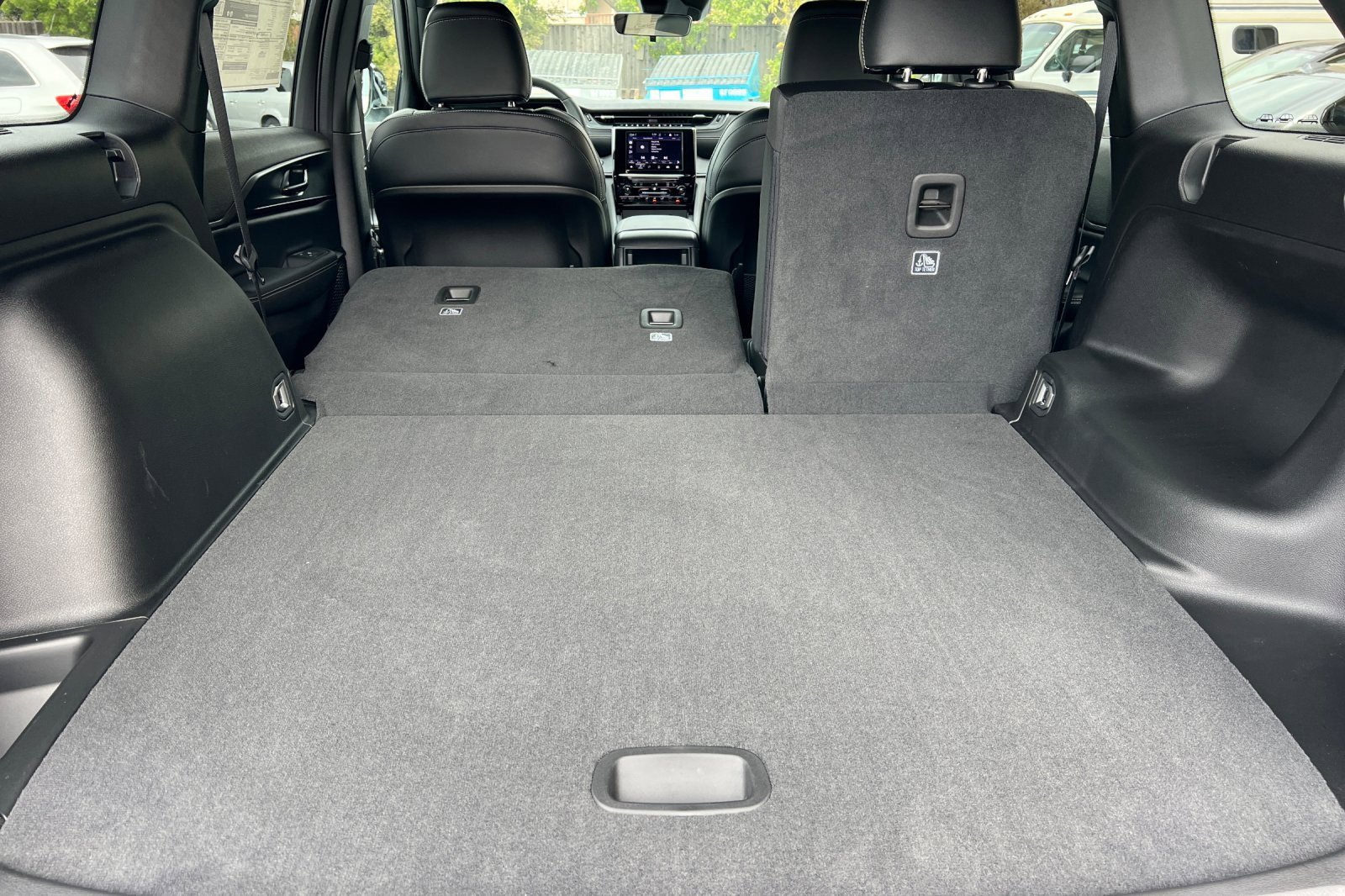 New 2025 Jeep Grand Cherokee Altitude image 15