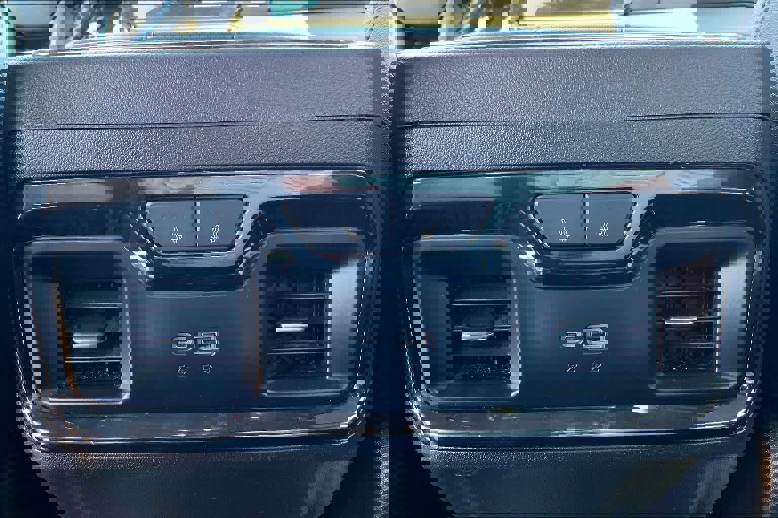 Used 2024 GMC Sierra 2500 AT4 w/ AT4 Premium Plus Package image 34