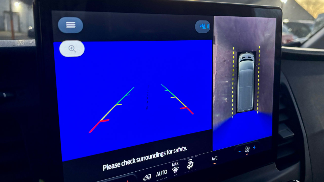 Used 2022 Ford Transit 150 Low Roof AWD image 10