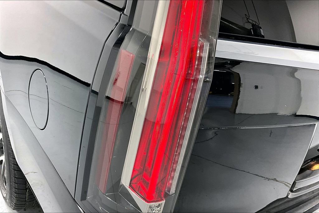 Used 2019 Cadillac Escalade ESV Luxury image 40