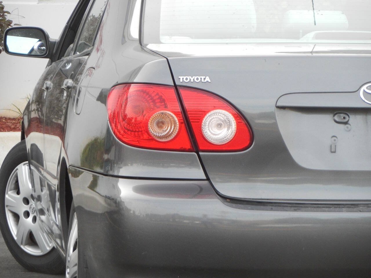 Used 2007 Toyota Corolla LE w/ Preferred Accessory Pkg FWD image 1