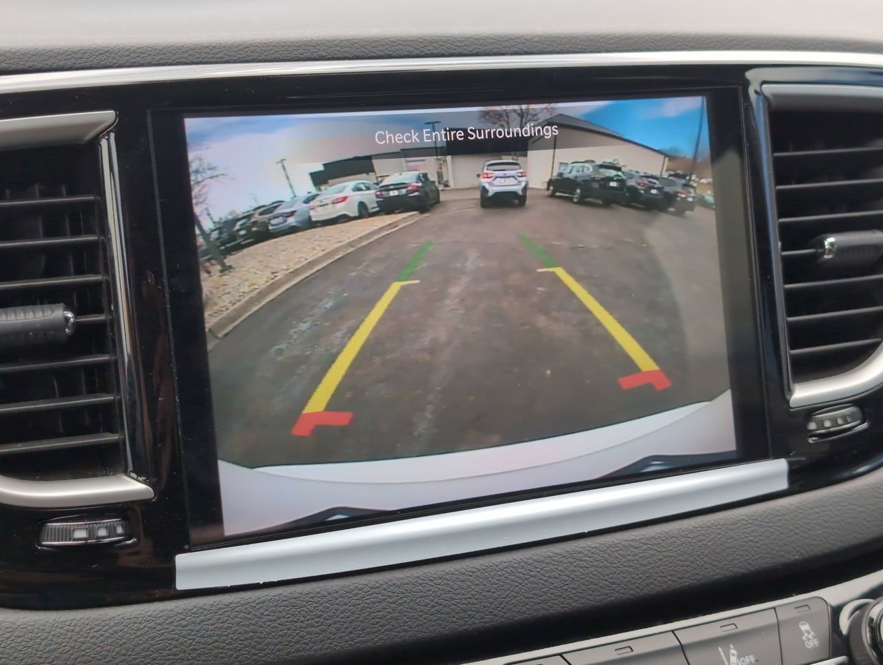 Used 2025 Chrysler Pacifica Select image 20