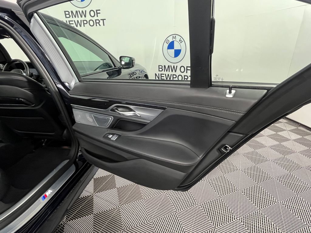 Used 2020 BMW 750i xDrive w/ Autobahn Package AWD/4WD image 20