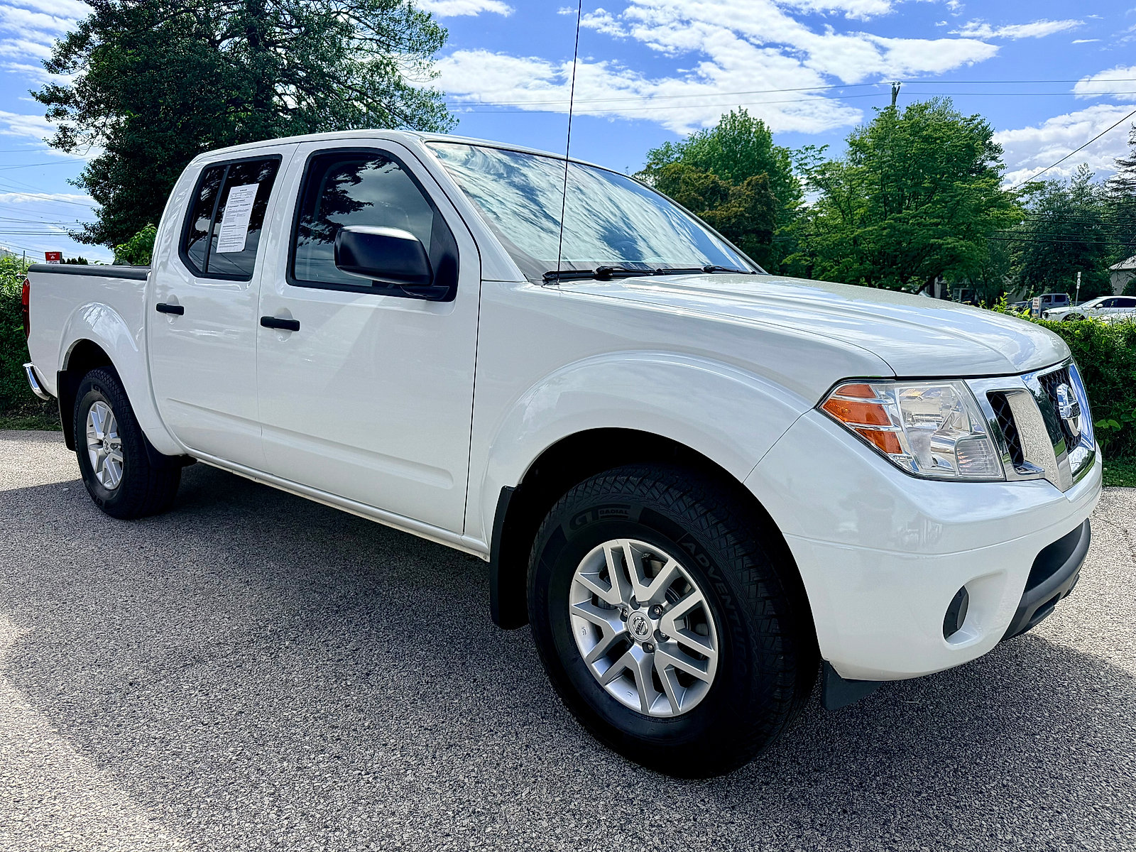 Used 2021 Nissan Frontier SV AWD/4WD image 2