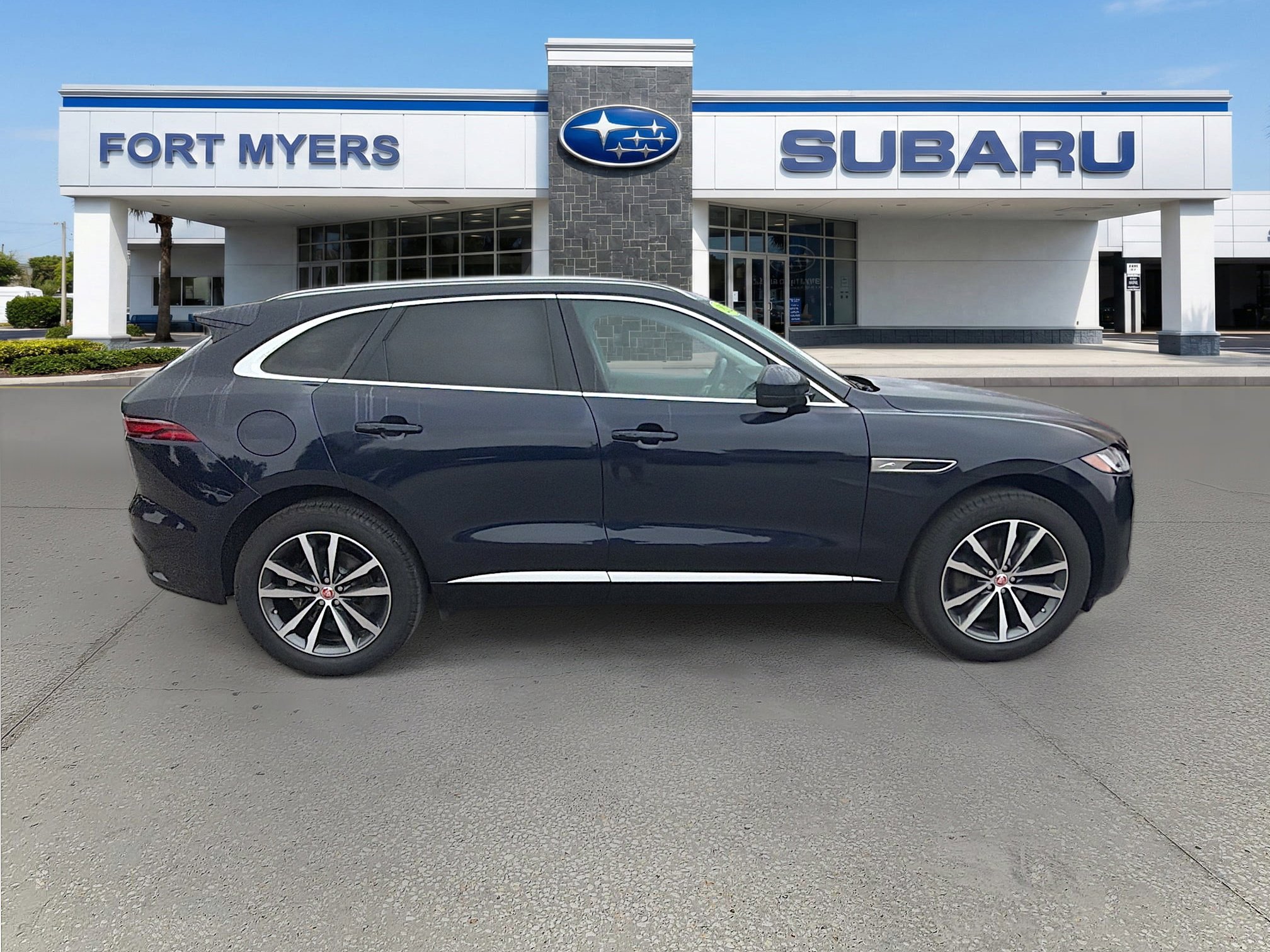 Used 2022 Jaguar F-PACE S image 2