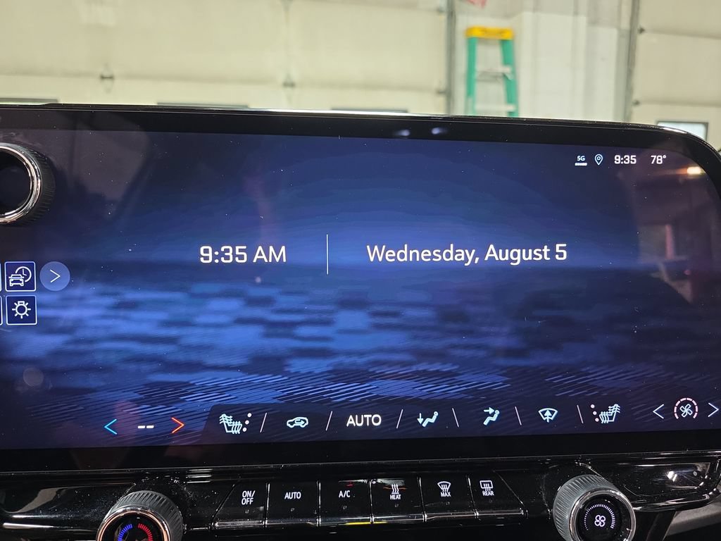 Used 2024 Chevrolet Blazer EV LT AWD/4WD image 21