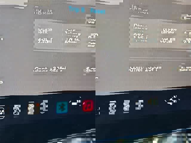 Used 2023 Tesla Model 3 Standard Range image 31