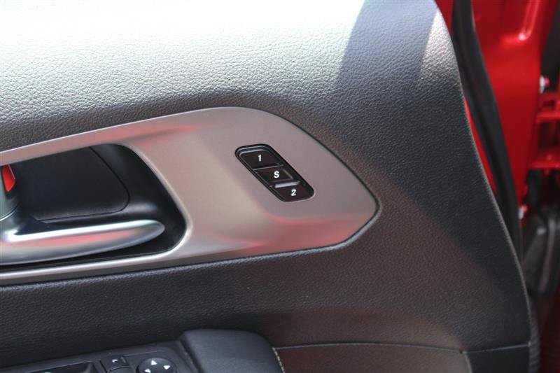 Used 2025 Chrysler Pacifica Select FWD image 13