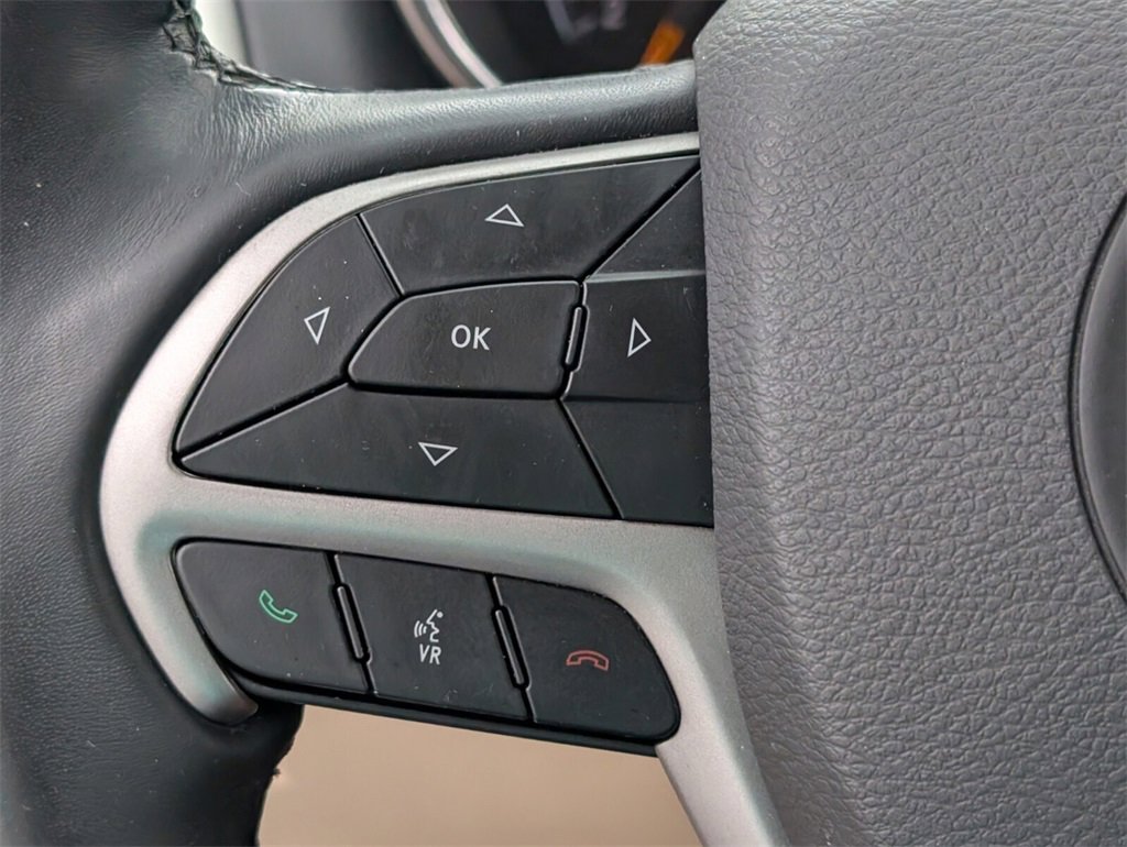 Used 2019 Jeep Grand Cherokee Laredo image 27