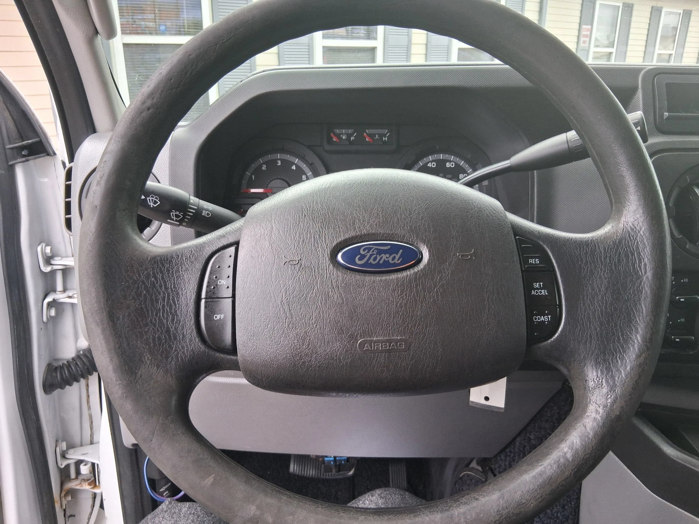 Used 2014 Ford E-250 and Econoline 250 Extended RWD image 11