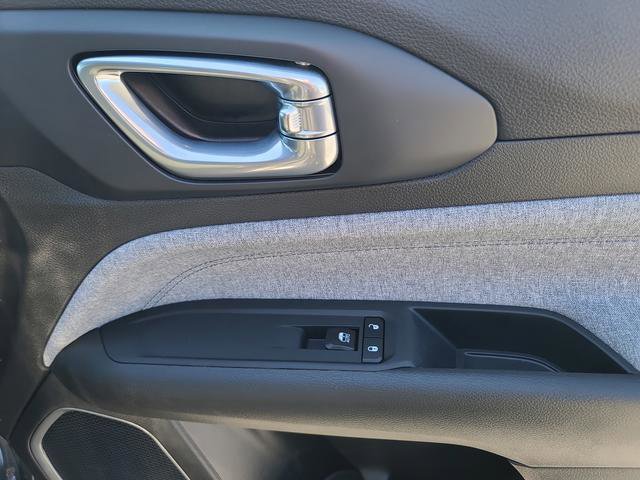 Used 2024 Jeep Compass Sport image 38