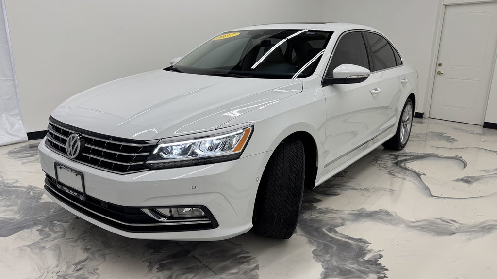 Used 2017 Volkswagen Passat 1.8T SEL Premium FWD image 4