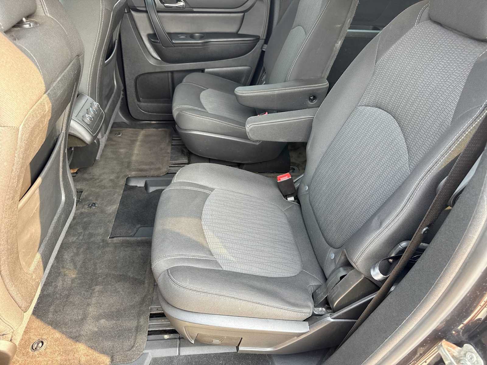 Used 2017 Chevrolet Traverse LT FWD image 18