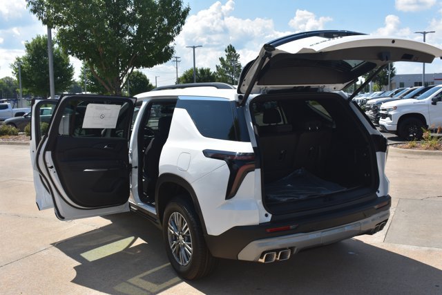 New 2026 Chevrolet Traverse LT w/ Driver Confidence Package FWD image 17