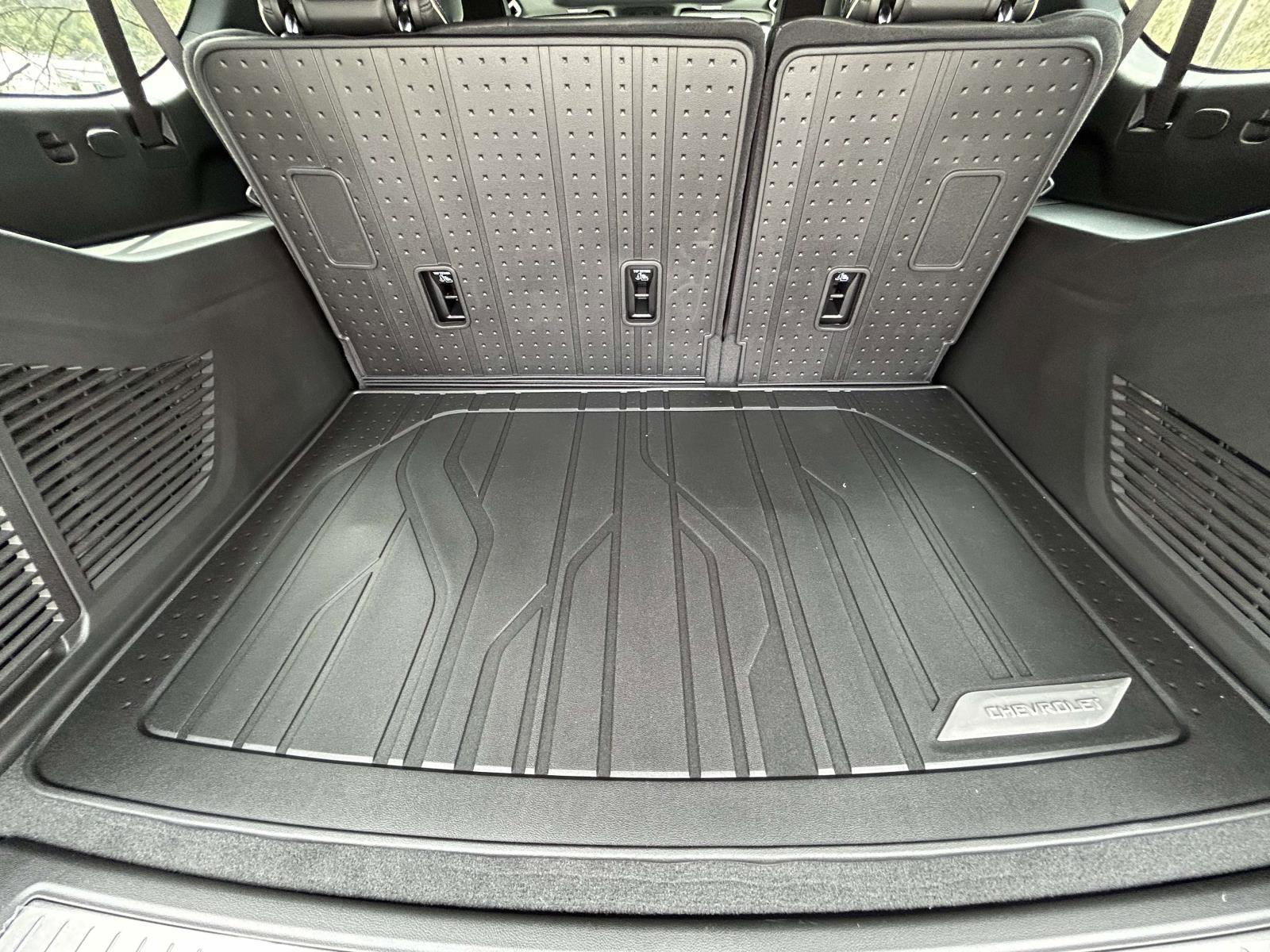 New 2026 Chevrolet Suburban Premier AWD/4WD image 16