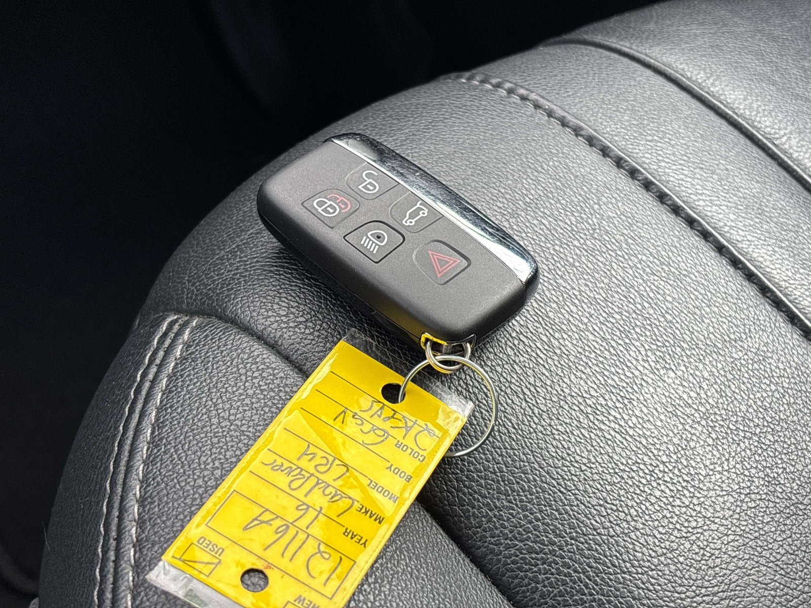 Used 2016 Land Rover LR4 HSE AWD/4WD image 24