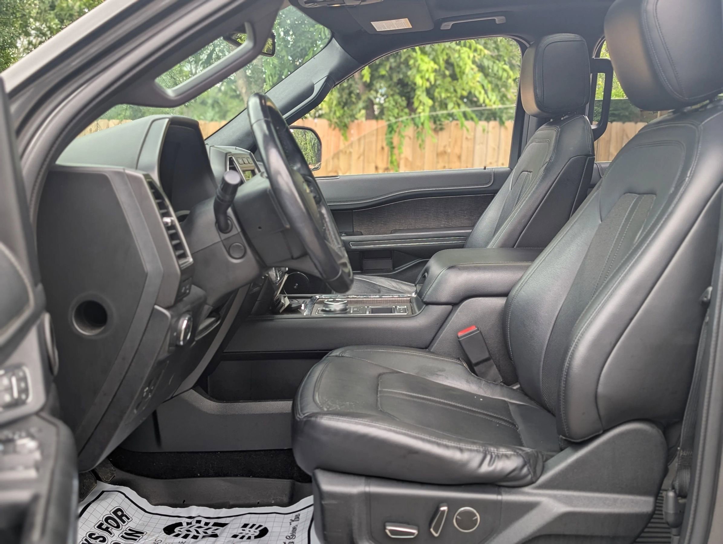Used 2018 Ford Expedition Limited w/ Equipment Group 301A RWD image 10