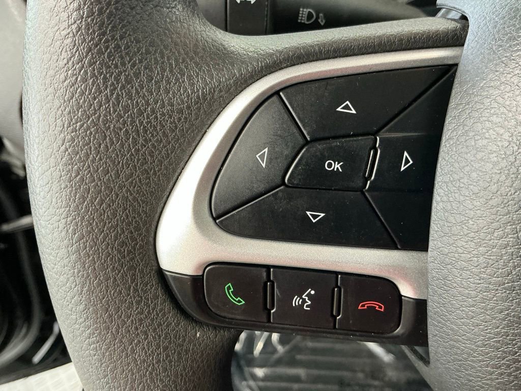 Used 2020 Jeep Renegade Sport w/ UConnect 7.0 Group image 24